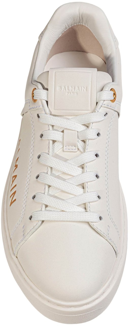 Balmain Balmain b court white leather sneakers with gold side logo Wit
