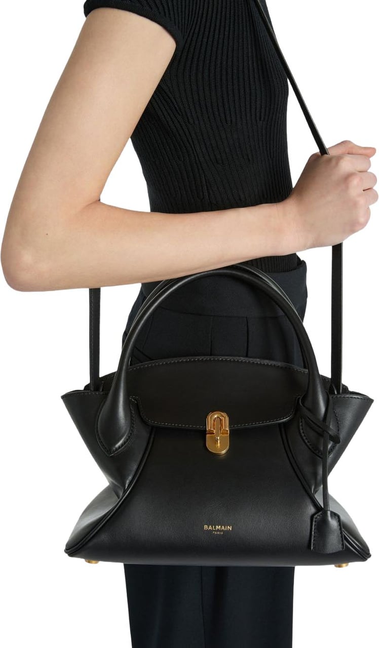 Balmain Star-Shaped Black Leather Handbag with Gold Accents Zwart