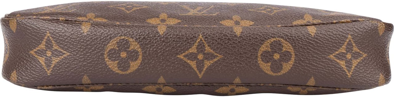 Louis Vuitton Louis Vuitton Canvas Monogram Pochette Accessoire Handbag Bruin