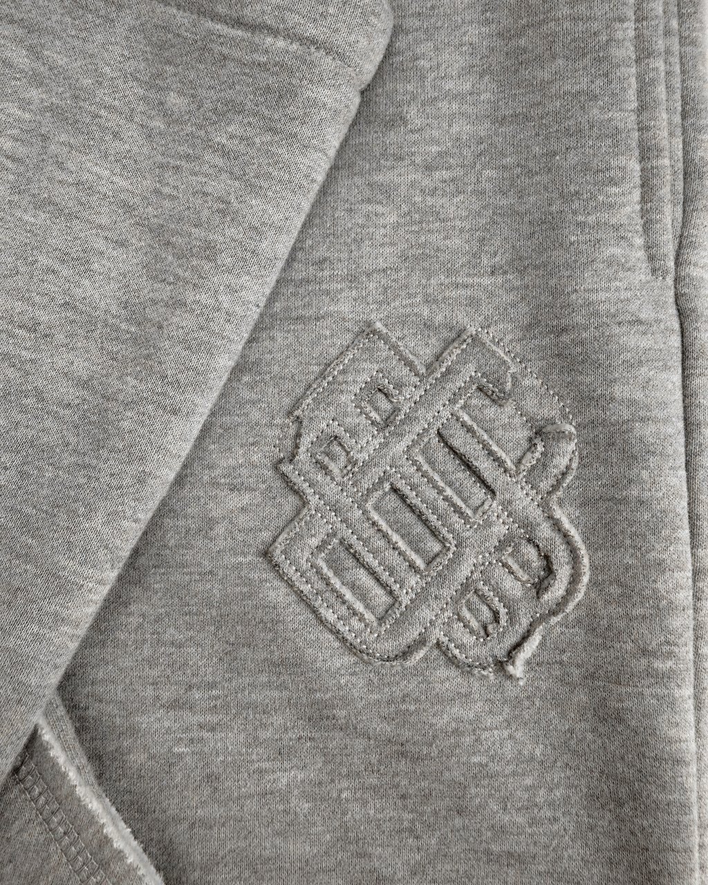 Black Bananas Kids Ripped Monogram Sweatpants Grijs