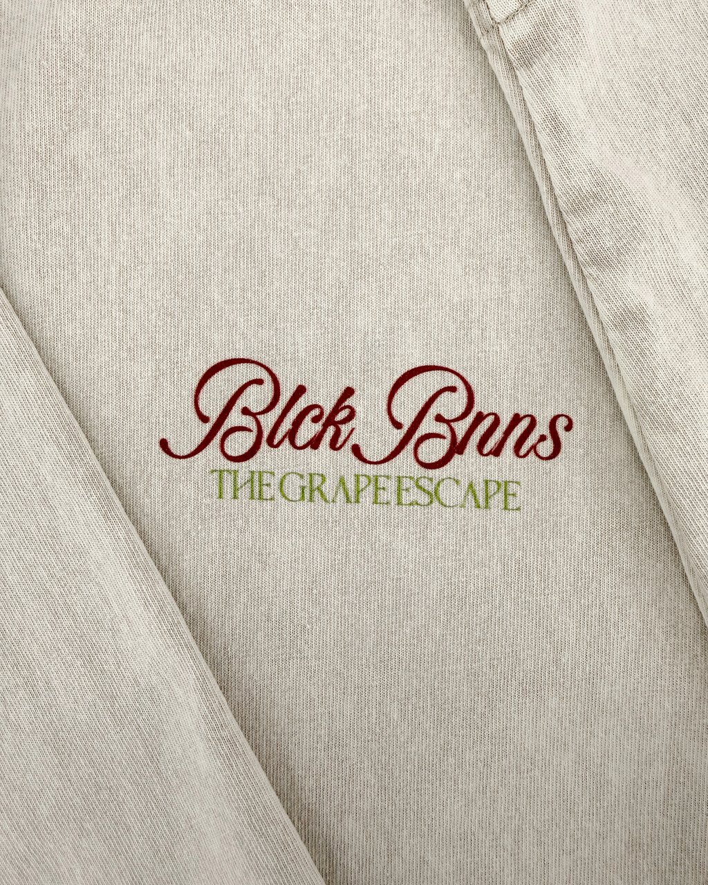 Black Bananas WINE TABLE TEE Beige