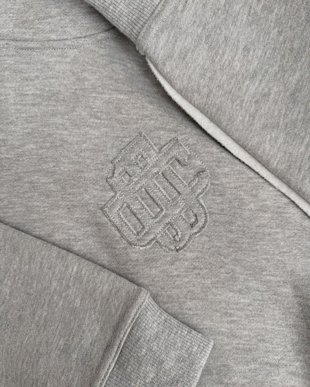 Black Bananas KIDS RIPPED MONOGRAM SWEATSUIT Lichtgrijs