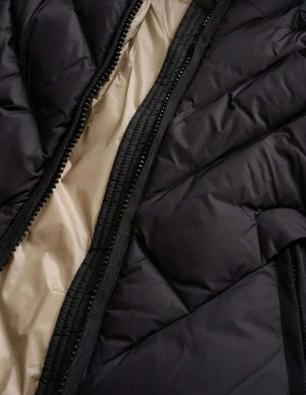 Blauer Coats Black Zwart