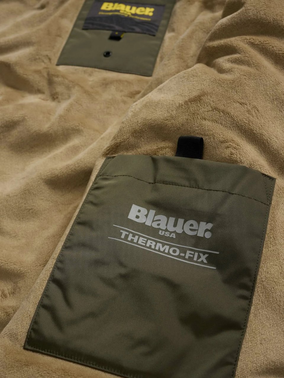Blauer Windbreaker Groen