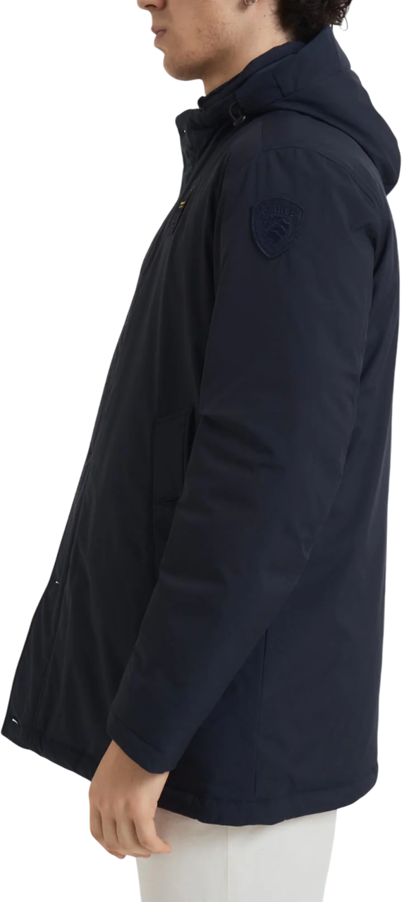 Blauer Windbreaker Blauw