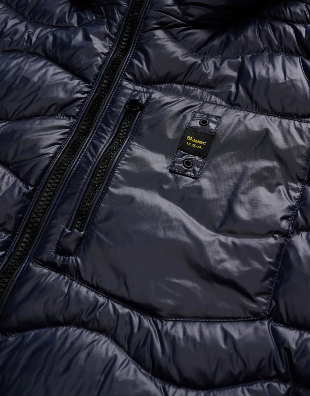 Blauer Wave — Hooded Down Jacket Zwart