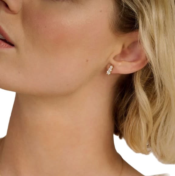 Blush Blush Oorbellen LG7030Y 14k Geelgoud met Drie Labgrown Diamanten Goud