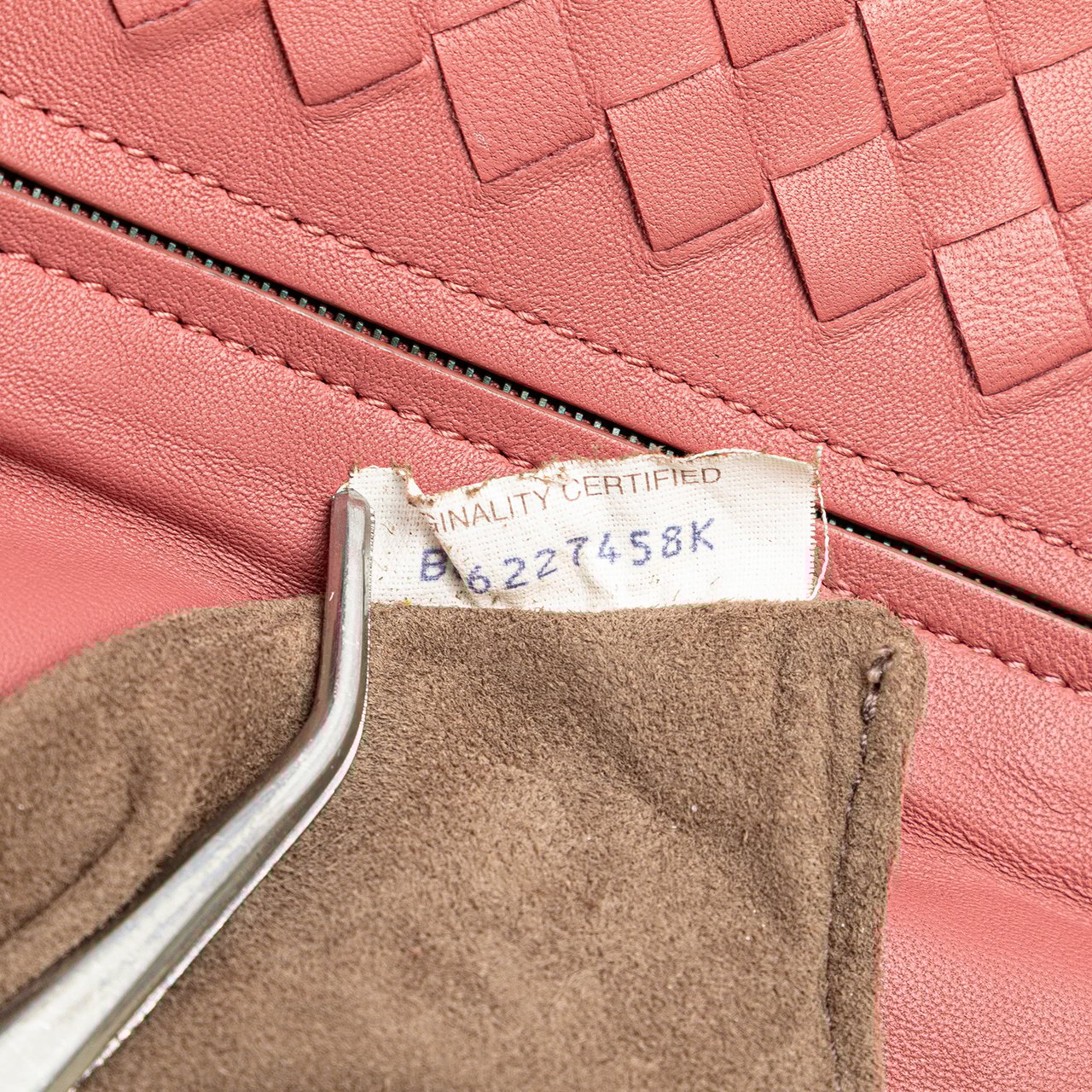 Bottega Veneta Mini Nappa Intrecciato Expandable Chain Crossbody Roze