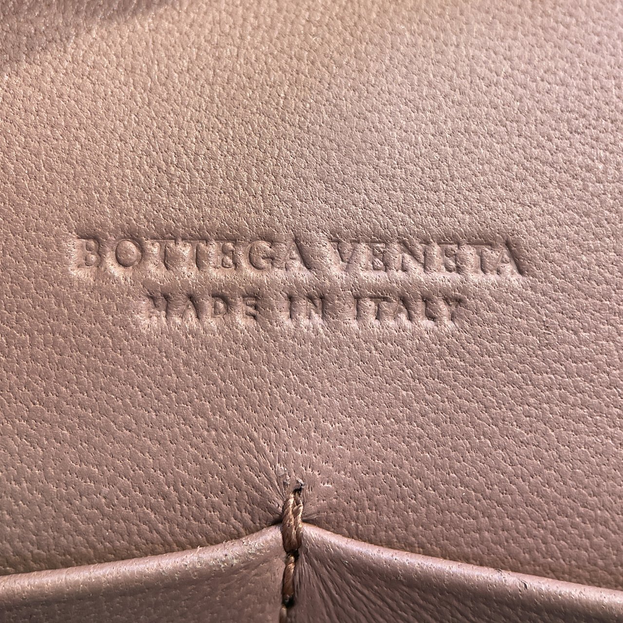 Bottega Veneta Nappa Intrecciato Chain Wallet Roze
