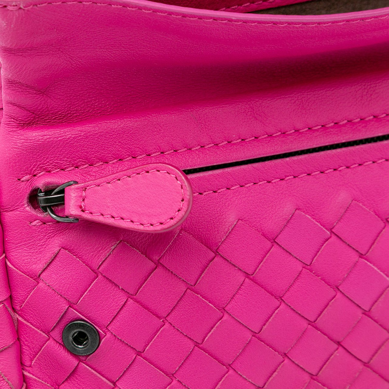 Bottega Veneta Small Calfskin Intrecciomirage Embossed Butterfly Chain Crossbody Roze