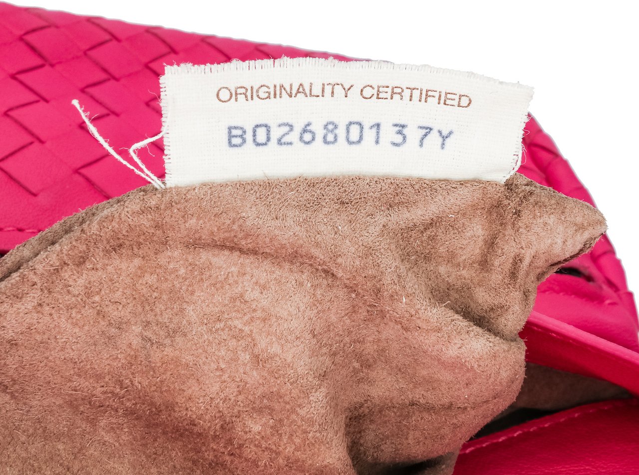 Bottega Veneta Small Calfskin Intrecciomirage Embossed Butterfly Chain Crossbody Roze