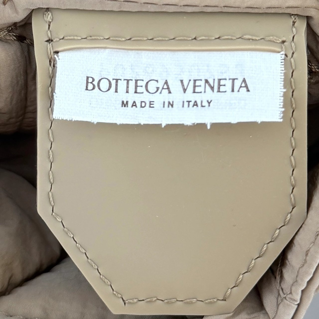 Bottega Veneta Bottega Veneta Medium Padded Tech Cassette Tasche Sesame Beige / neuwertig Beige