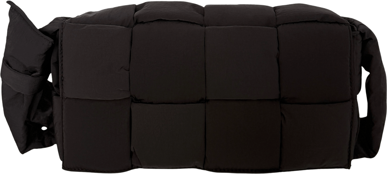 Bottega Veneta Bottega Veneta Medium Padded Tech Cassette Tasche Schwarz / neuwertig Zwart