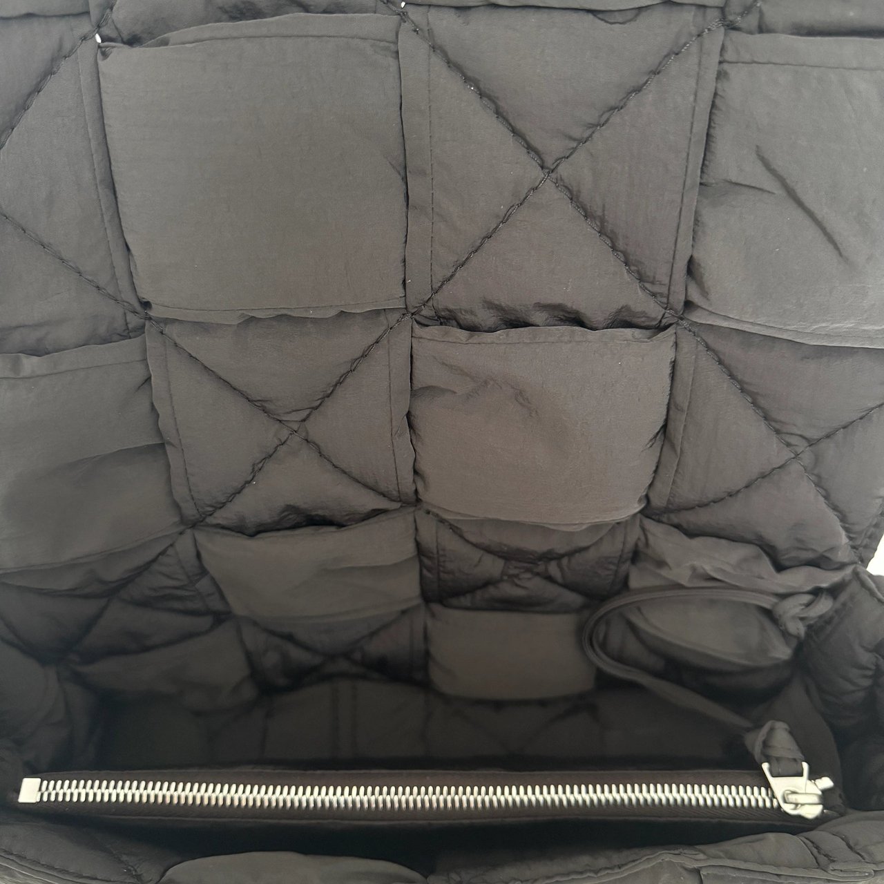 Bottega Veneta Bottega Veneta Medium Padded Tech Cassette Tasche Schwarz / neuwertig Zwart