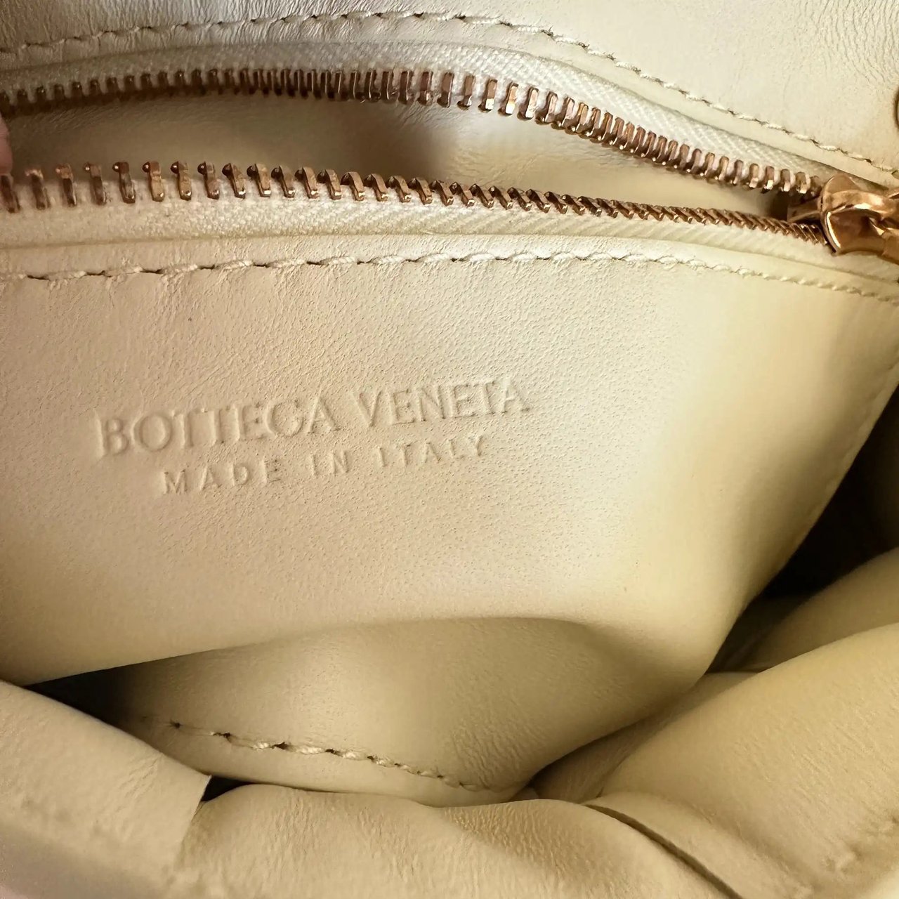 Bottega Veneta Bottega Veneta Padded Cassette Small Ice Cream / ungetragen Geel