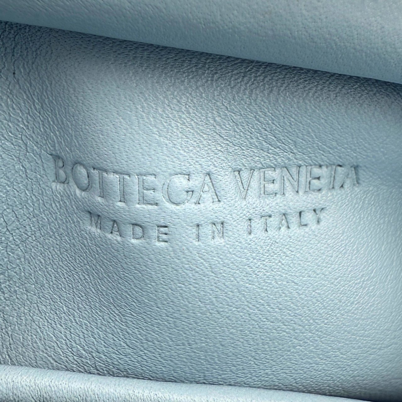 Bottega Veneta Bottega Veneta Micro Pouch Clutch Hellblau / neuwertig Blauw