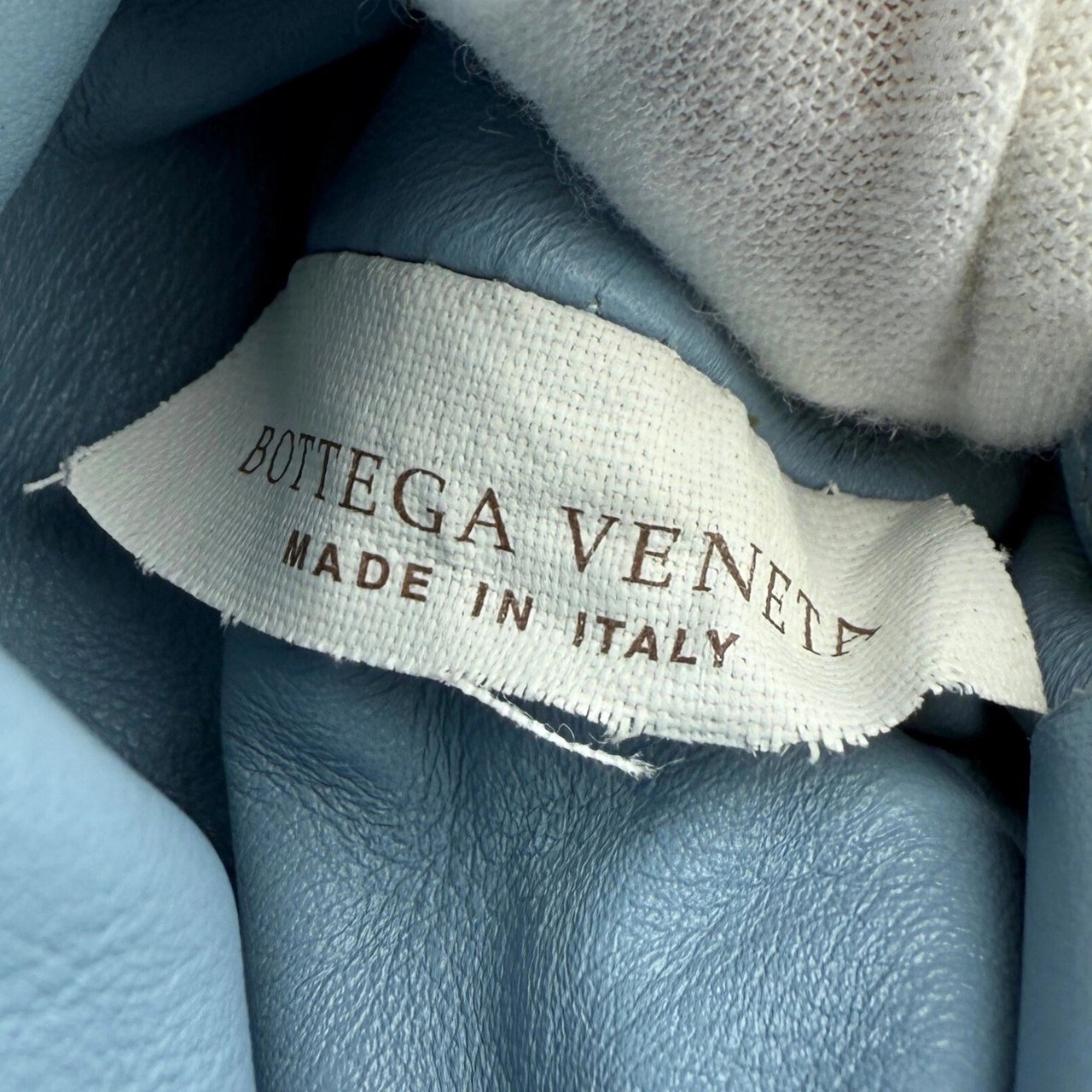 Bottega Veneta Bottega Veneta Micro Pouch Clutch Hellblau / neuwertig Blauw