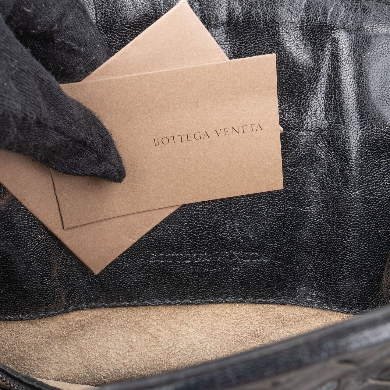 Bottega Veneta Bottega Veneta Intrecciato Nappa Montaigne Handbag Zwart