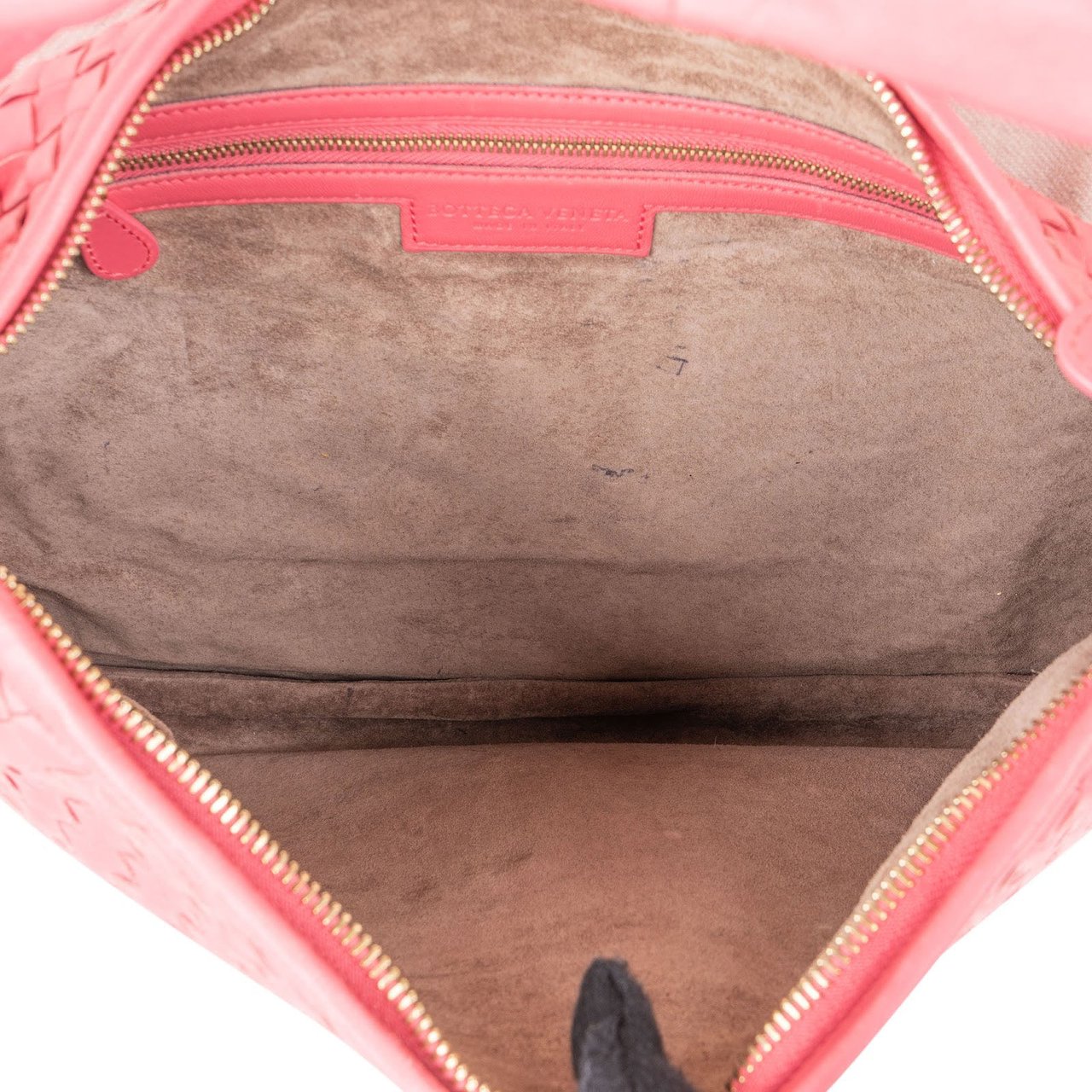 Bottega Veneta Intrecciato Leather Belly Shoulder Bag Roze