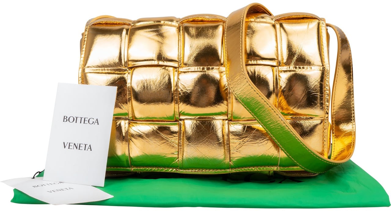Bottega Veneta Metallic Leather Padded Cassette Crossbody Bag Goud