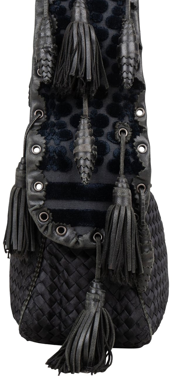 Bottega Veneta Bottega Veneta Intrecciato Satin Corset Tassel 27/50 Crossbody Bag Zwart