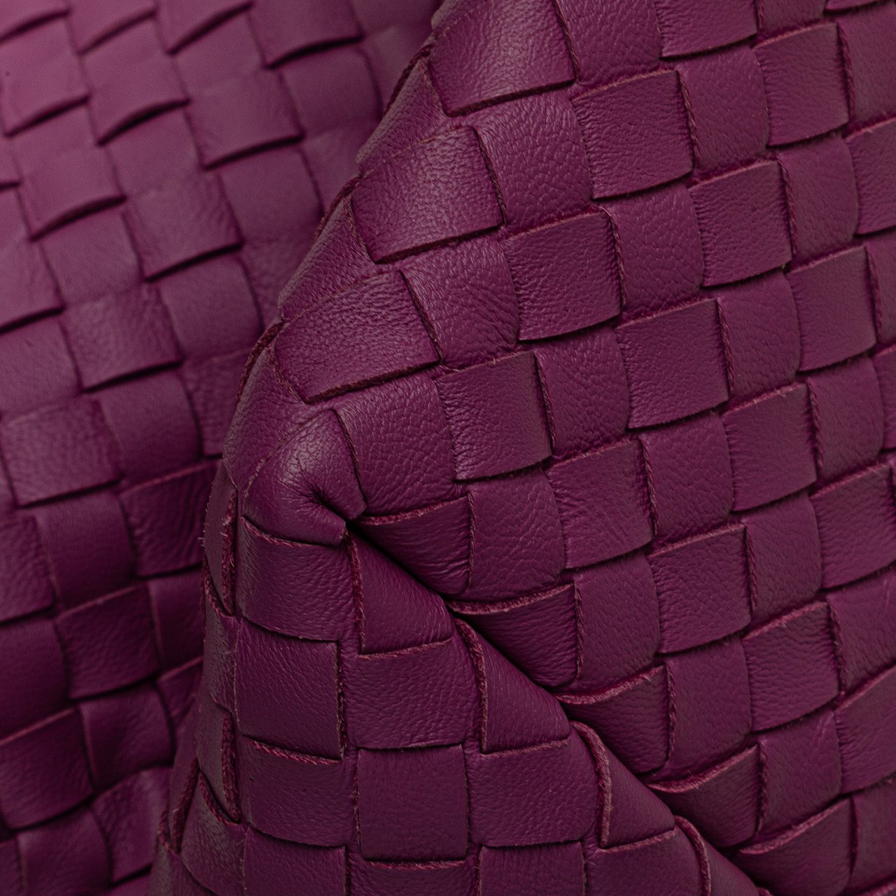 Bottega Veneta Medium Nappa Intrecciato Garda Tote Paars