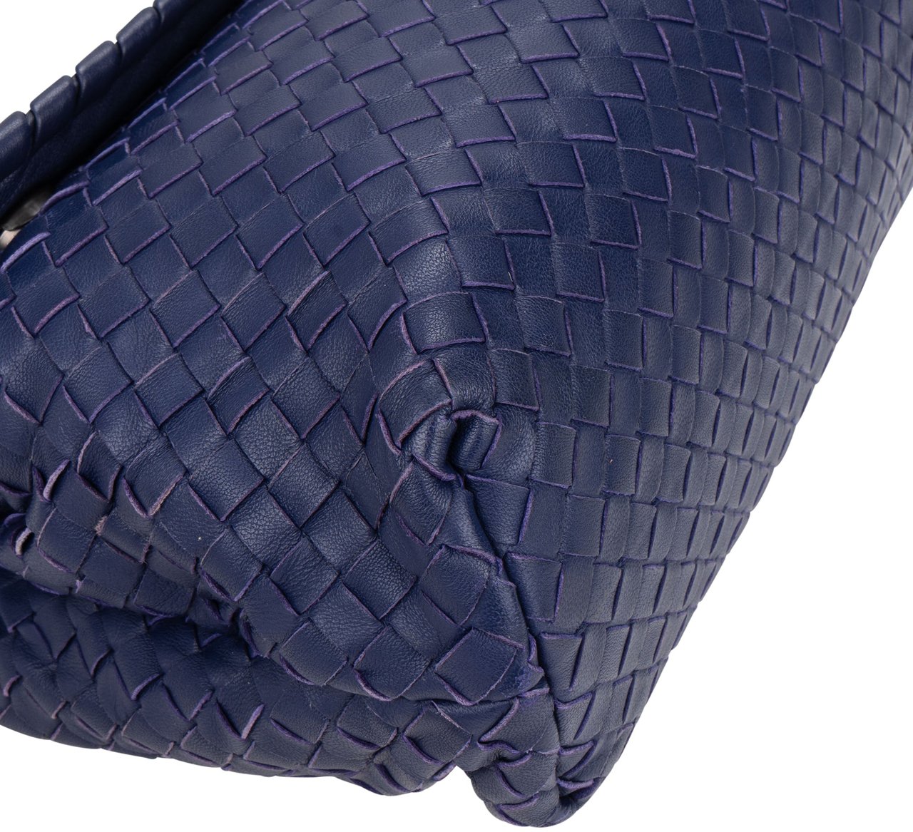 Bottega Veneta Bottega Veneta Blue Purple Intrecciato Leather Shoulder Bag Blauw