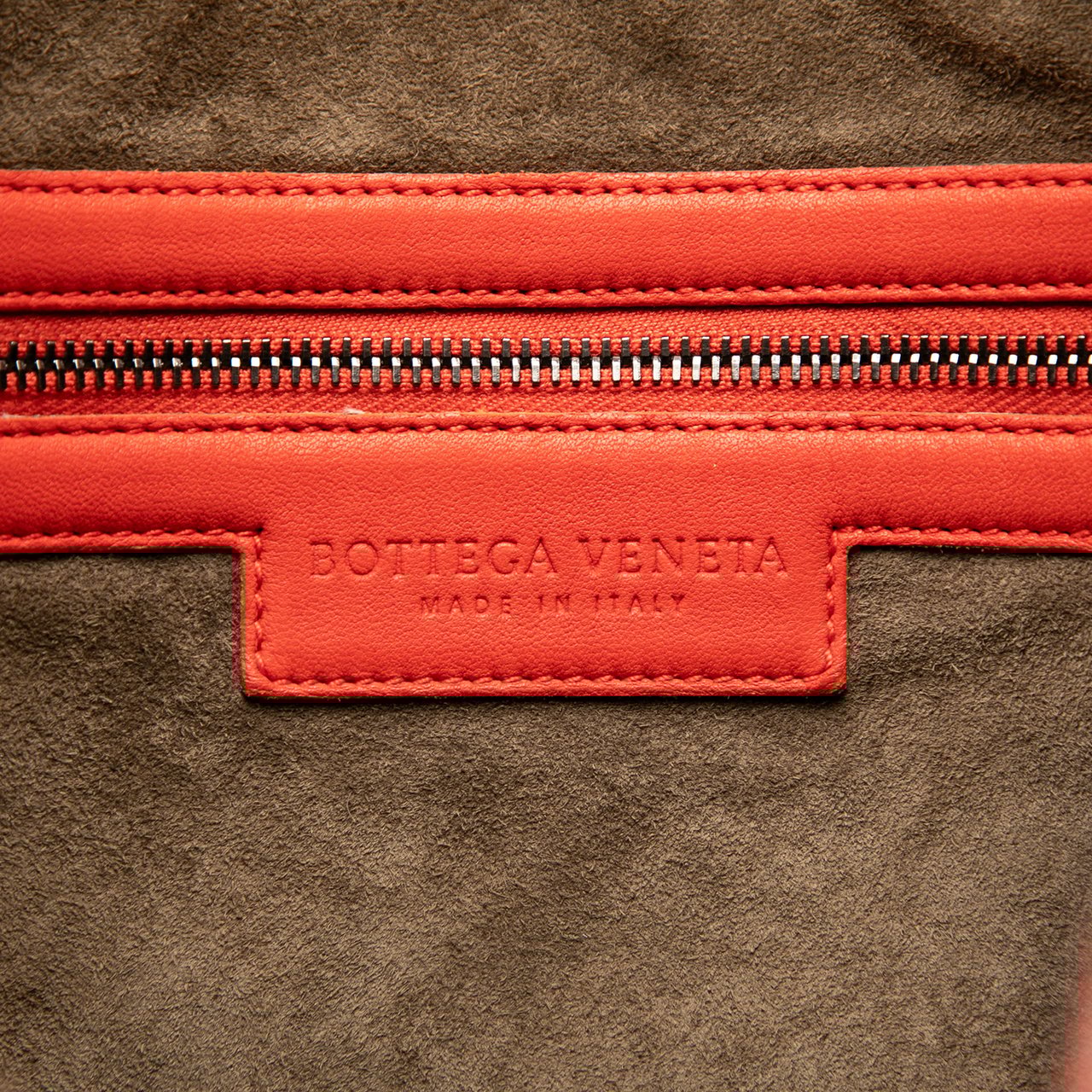 Bottega Veneta Medium Nappa Intrecciato Veneta Hobo Oranje