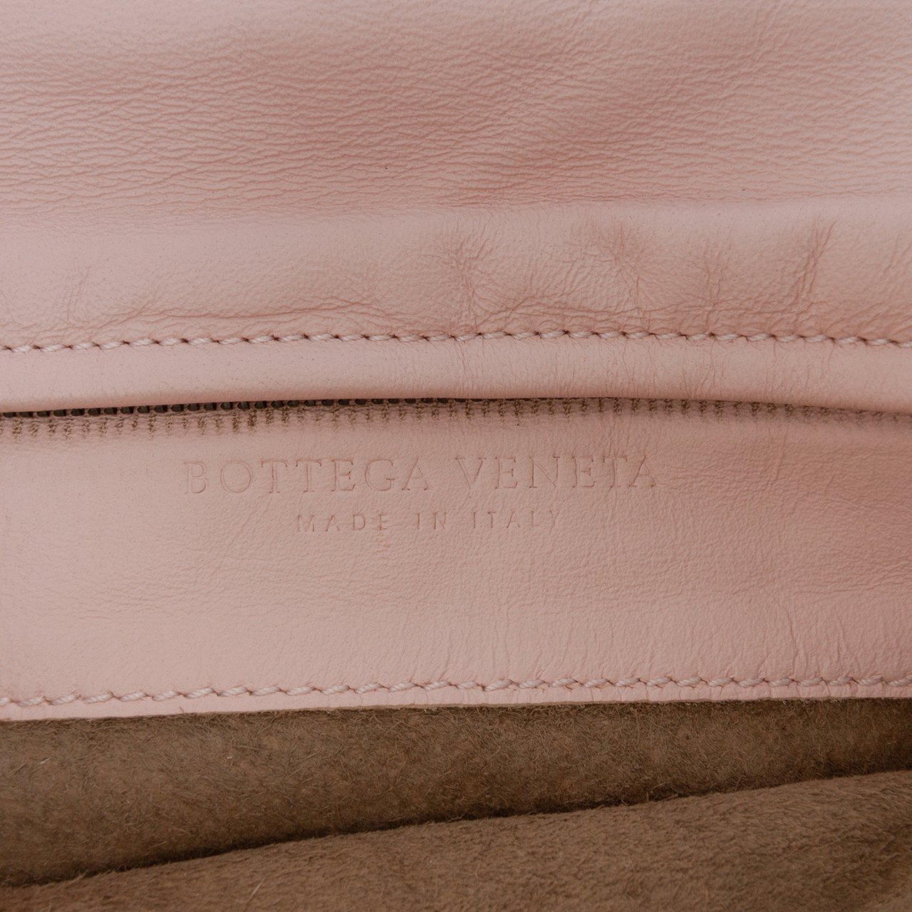 Bottega Veneta Nappa Intrecciato Turn Lock Clutch Roze