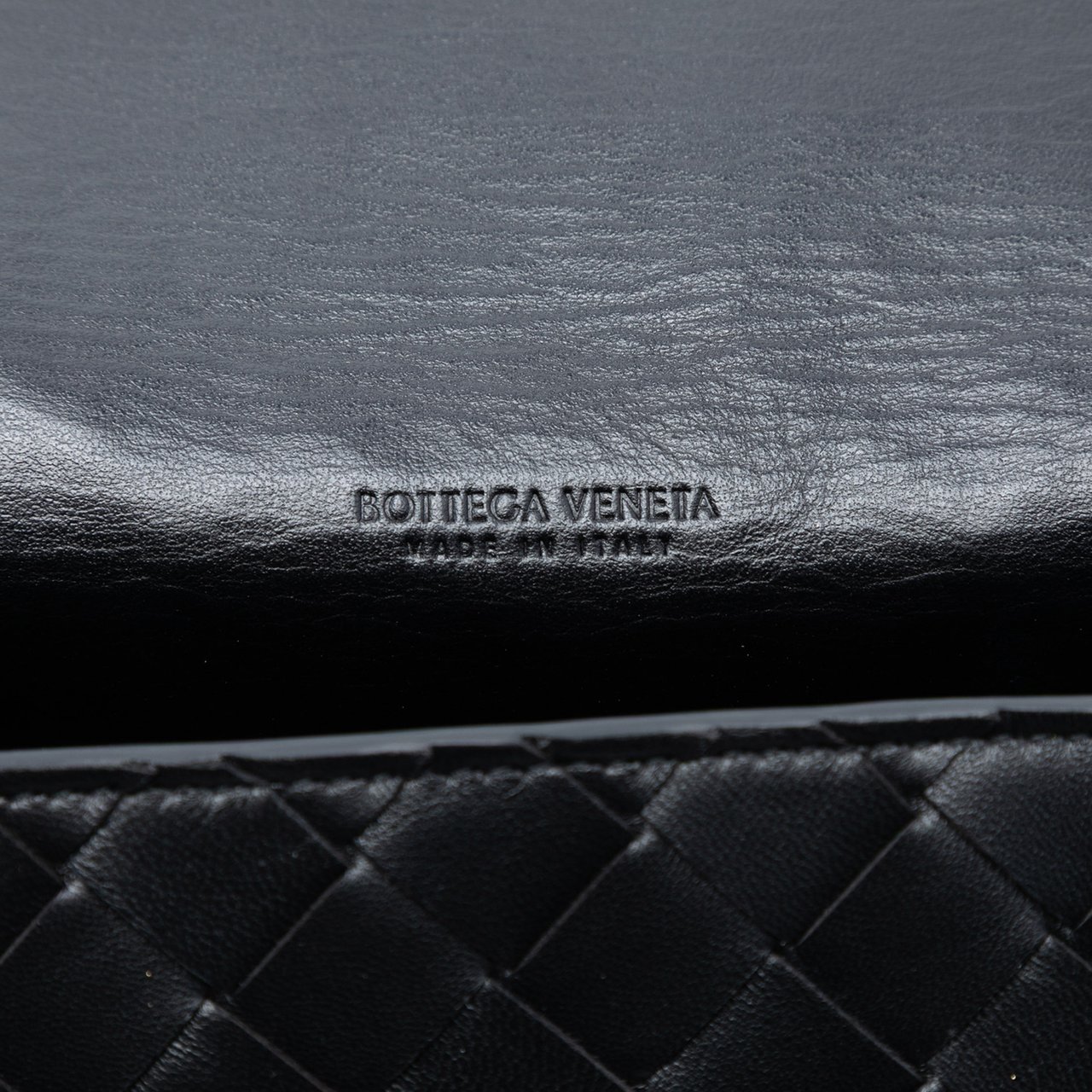 Bottega Veneta Nappa Intrecciato Pouch On Strap Crossbody Zwart