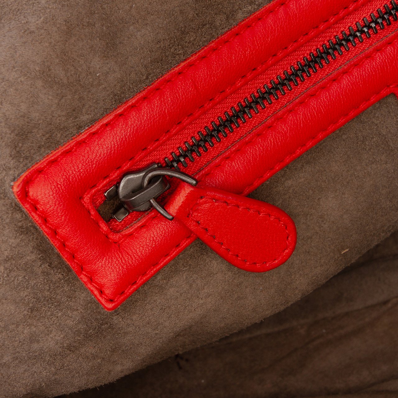 Bottega Veneta Nappa Intrecciato Montaigne Shoulder Bag Rood