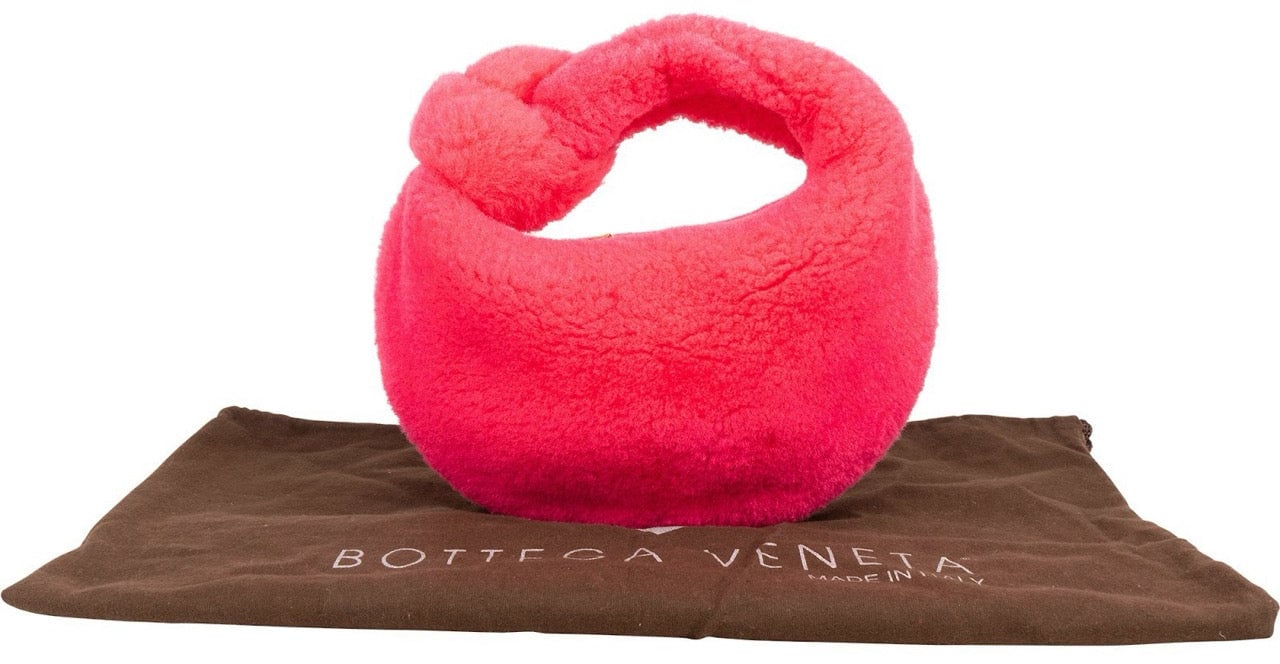 Bottega Veneta Shearling Mini Jodie Handbag Roze