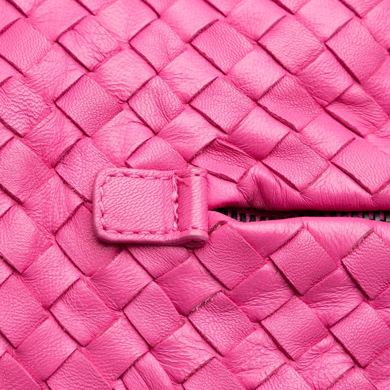 Bottega Veneta Nappa Intrecciato Cube Shoulder Bag Roze