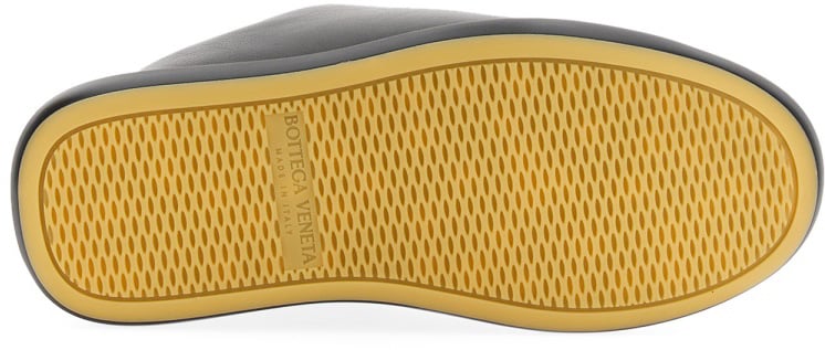 Bottega Veneta SNEAKER PILLOW Zwart