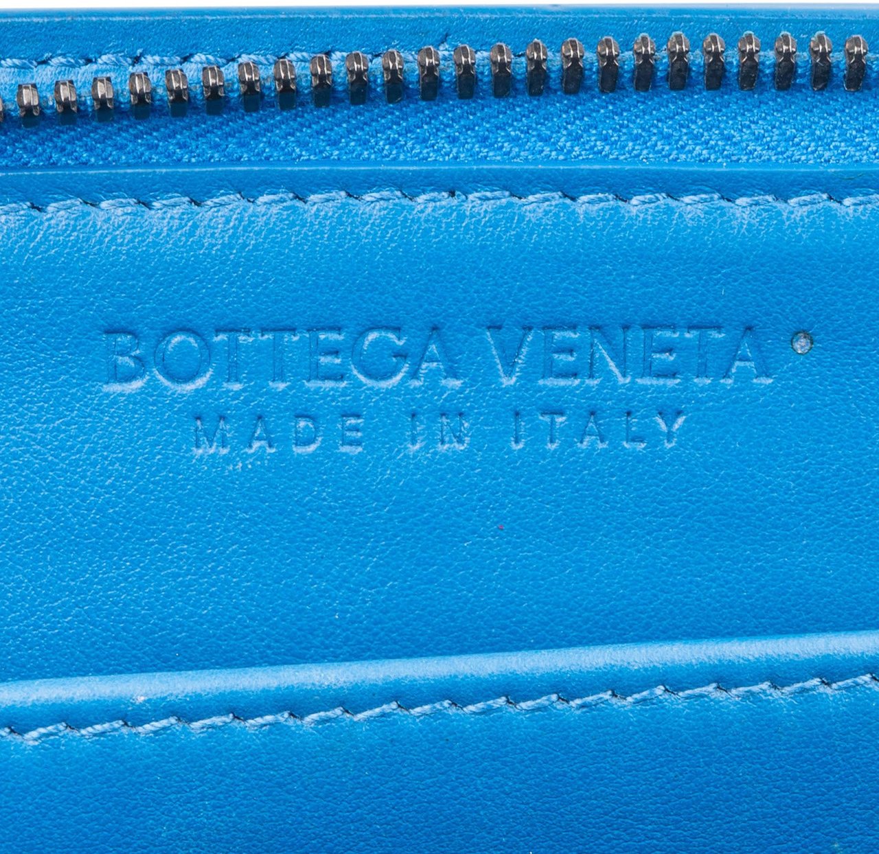 Bottega Veneta Blue Intrecciato Leather Clutch Blauw