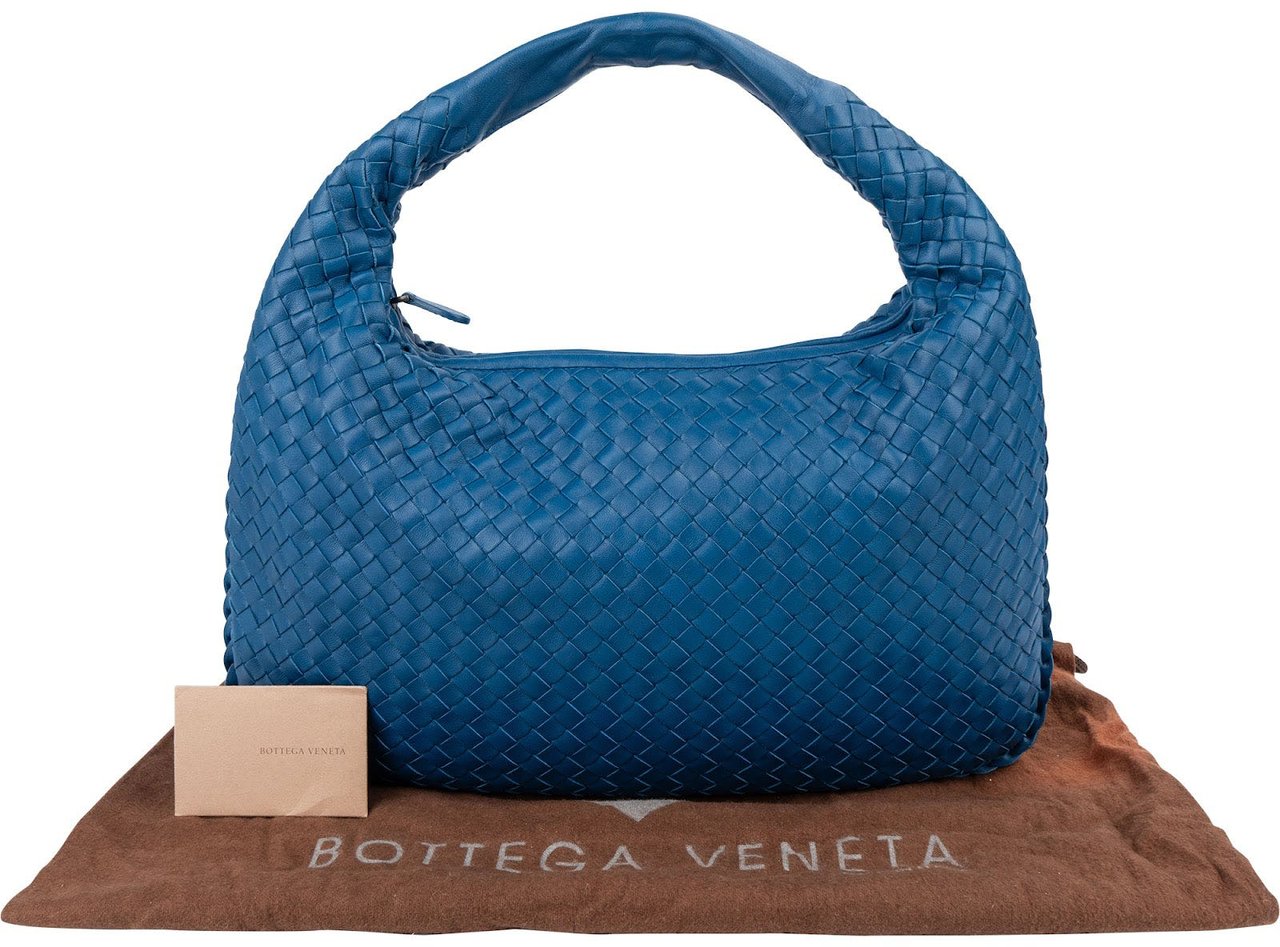 Bottega Veneta Intrecciato Leather Belly Hobo Shoulder Bag Blauw