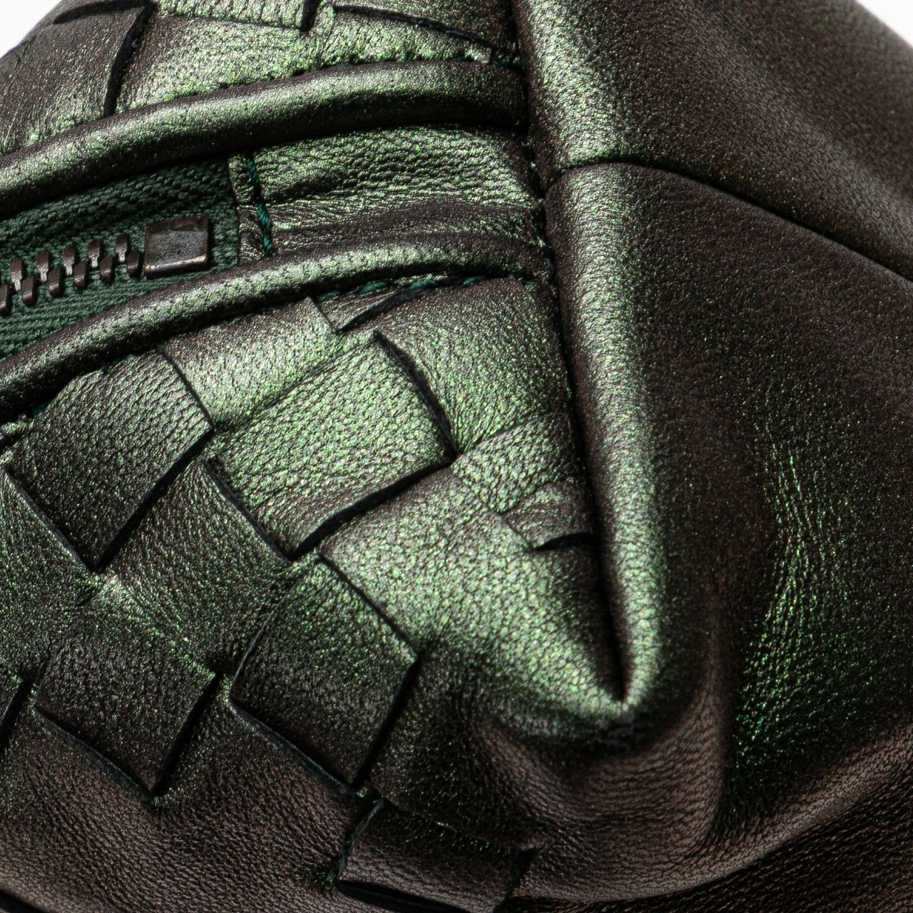 Bottega Veneta Small Nappa Intrecciato Iridescent Scarabee Cosmetic Pouch Groen