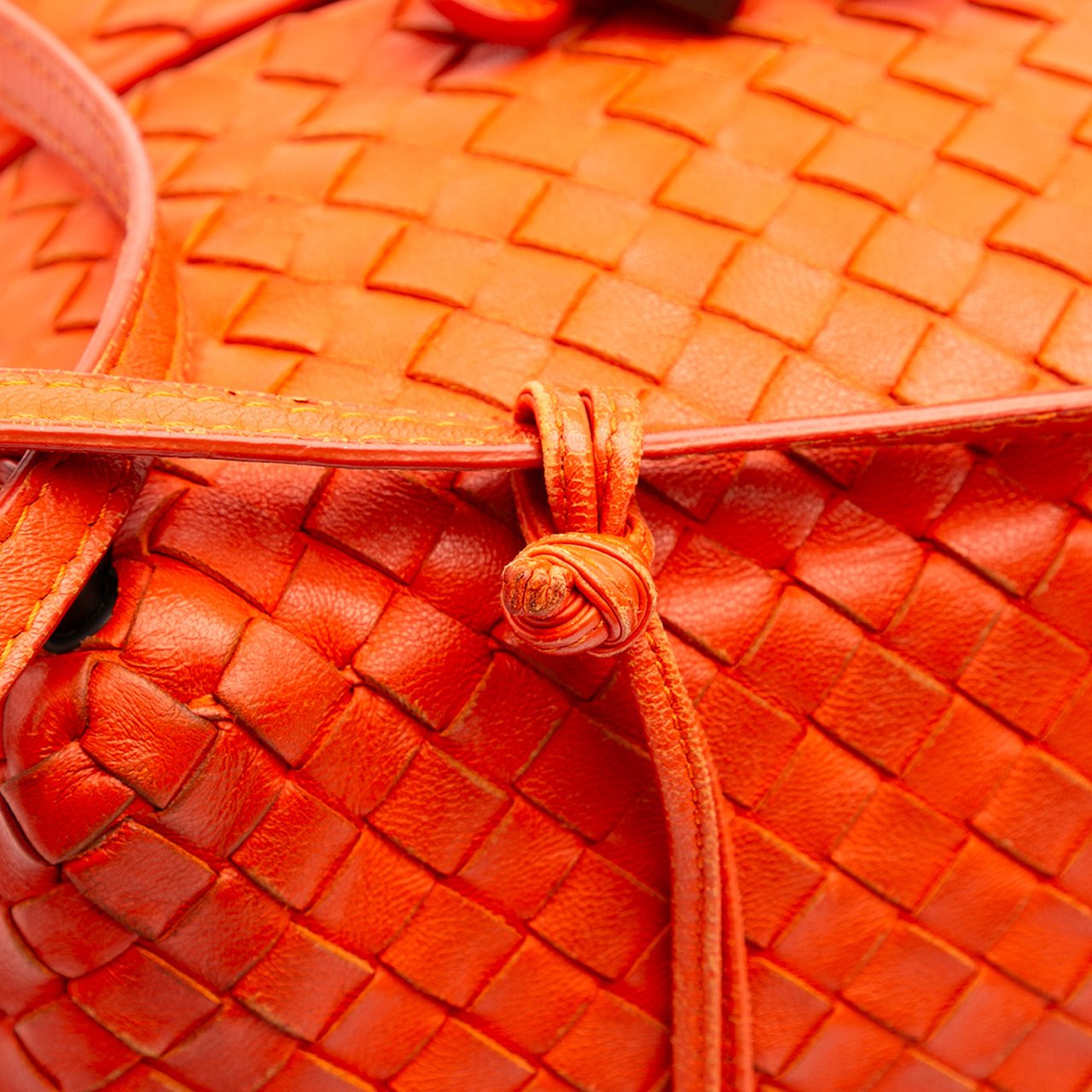 Bottega Veneta Nappa Intrecciato Cube Crossbody Oranje