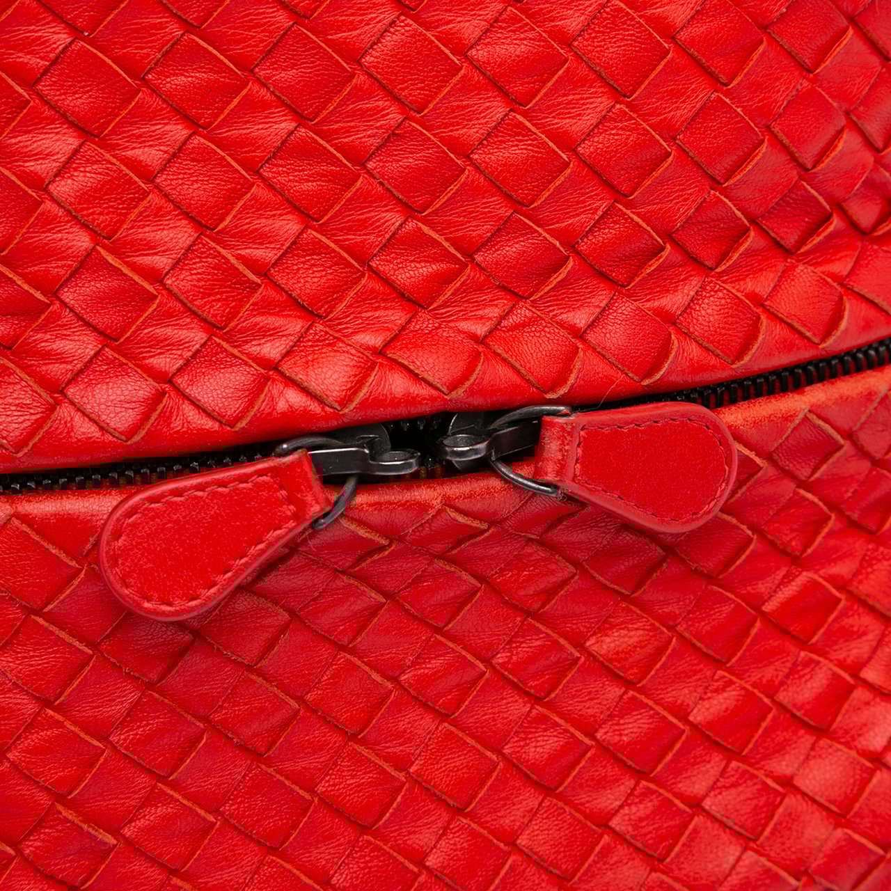 Bottega Veneta Nappa Intrecciato Cube Shoulder Bag Rood