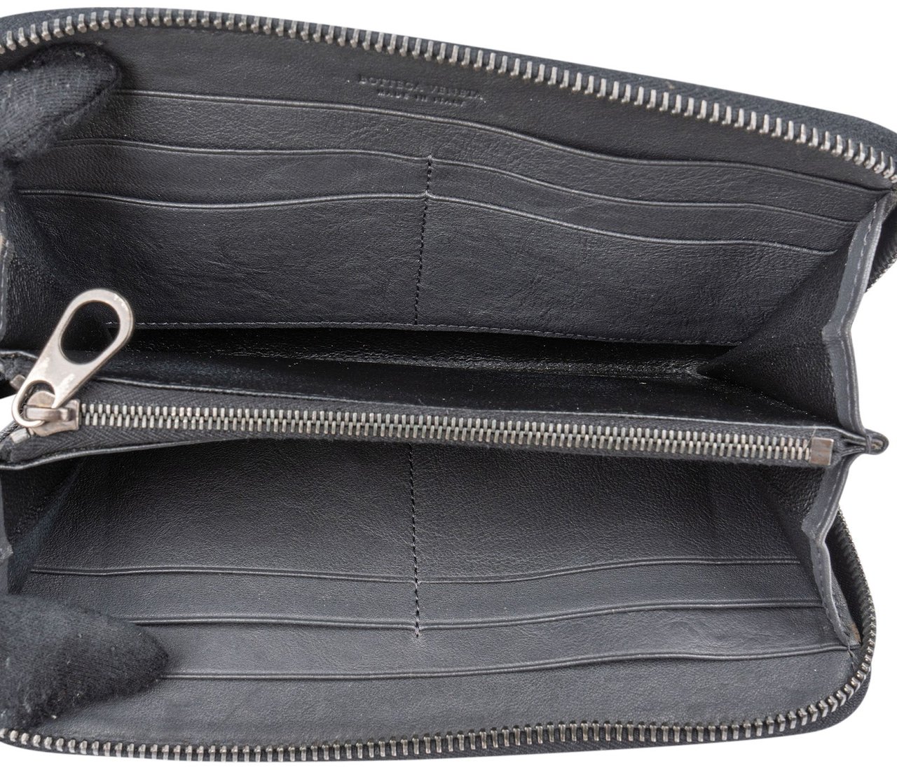 Bottega Veneta Intrecciato Leather Zip Around Wallet Zwart