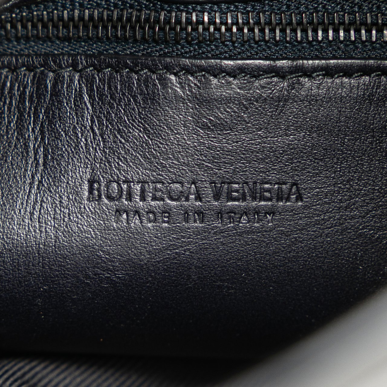 Bottega Veneta Nappa Intrecciato Messenger Bag Zwart