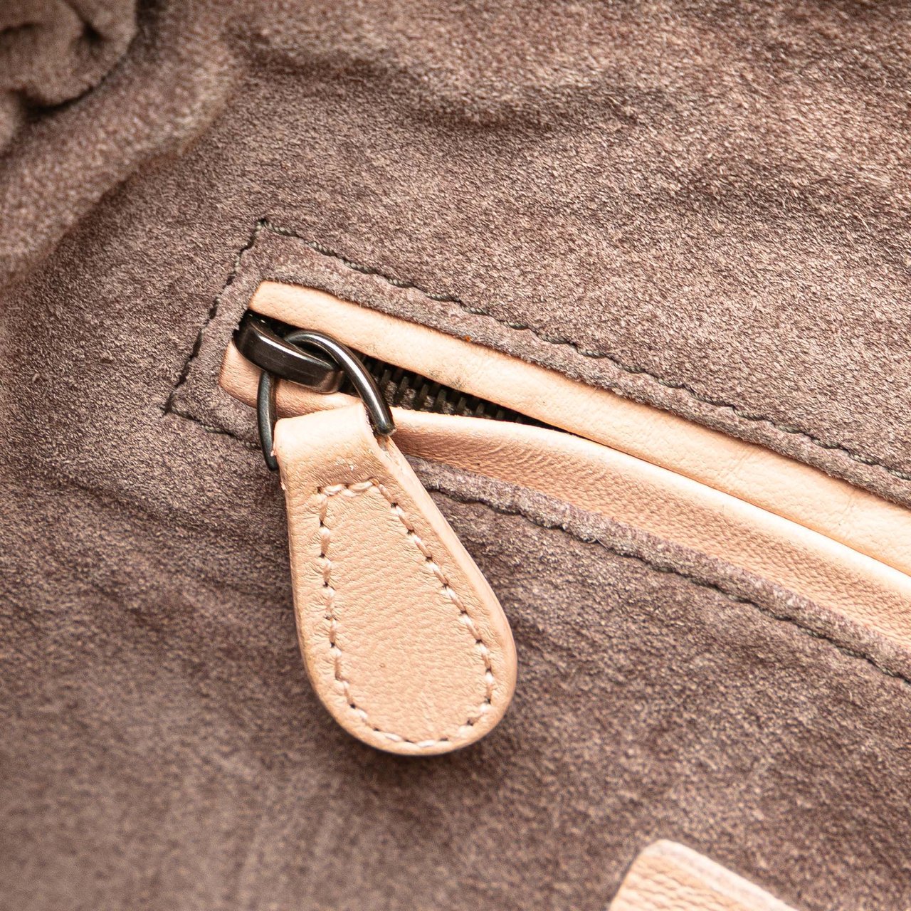 Bottega Veneta Nappa Intrecciato Nodini Crossbody Roze