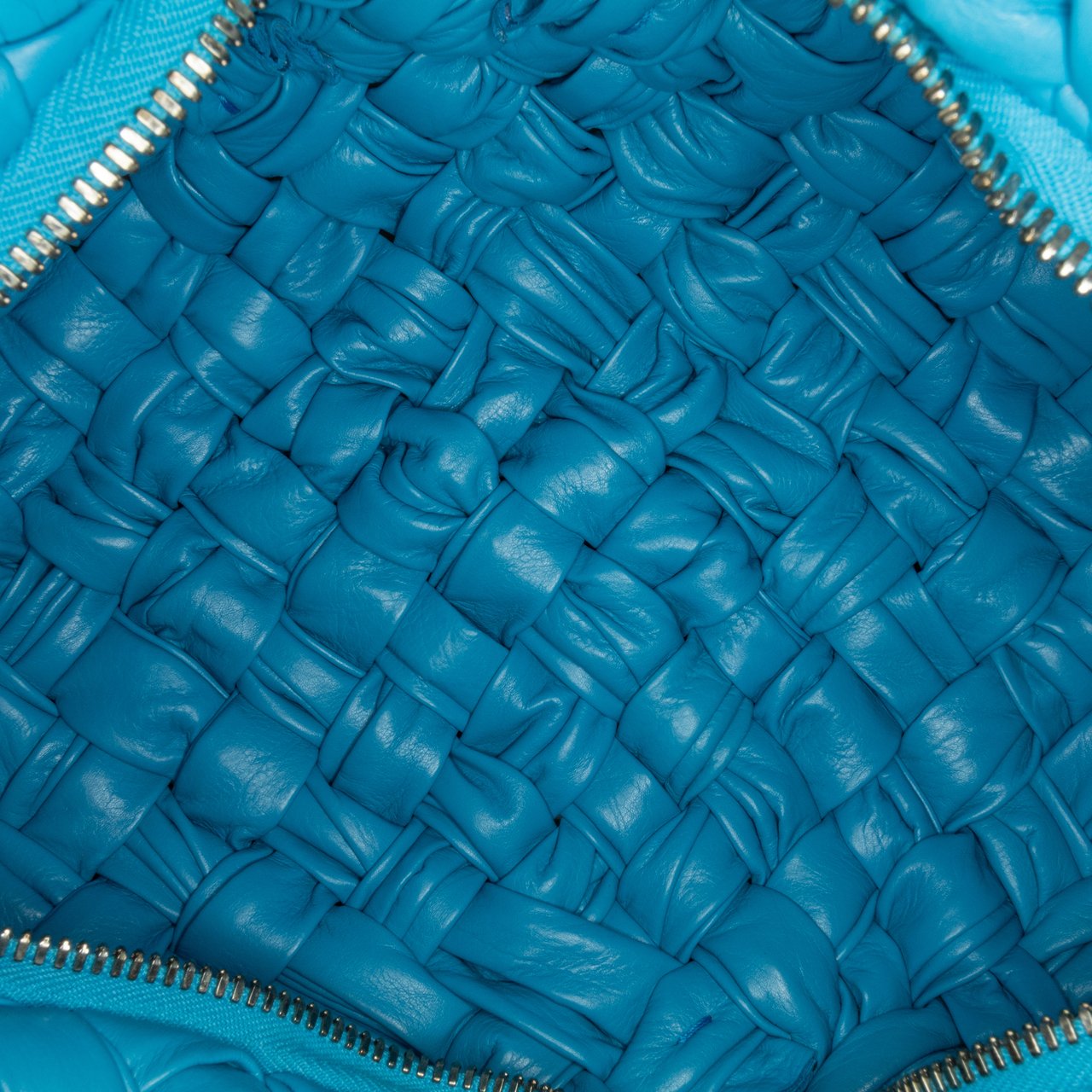 Bottega Veneta Paper Calfskin Intrecciato Banana Hobo Bag Blauw