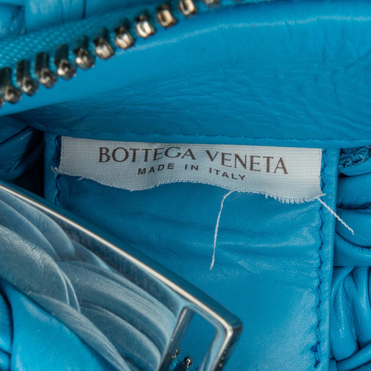 Bottega Veneta Paper Calfskin Intrecciato Banana Hobo Bag Blauw