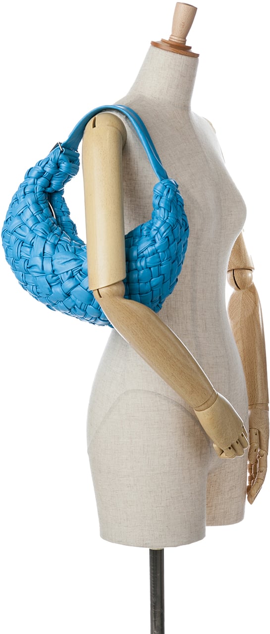 Bottega Veneta Paper Calfskin Intrecciato Banana Hobo Bag Blauw