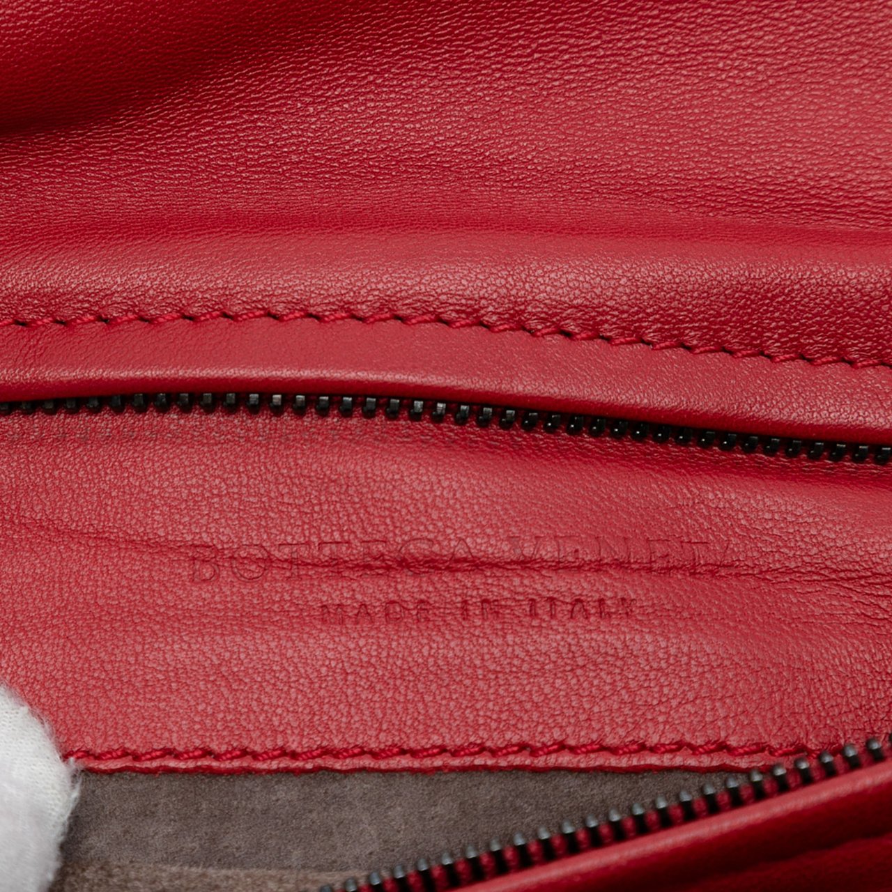 Bottega Veneta Nappa Intrecciato Turn Lock Clutch Rood