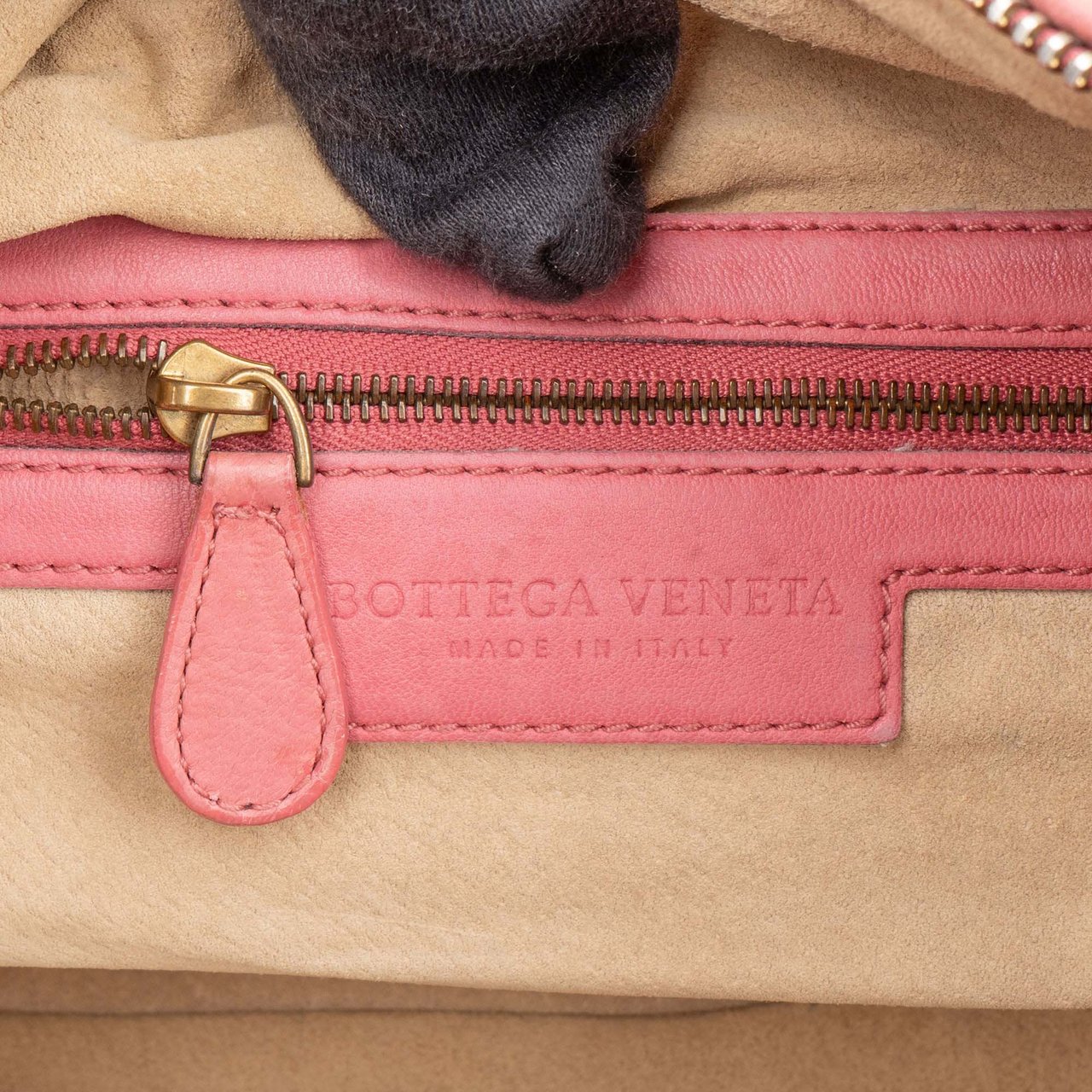 Bottega Veneta Bottega Veneta Intrecciato Leather Handbag Roze