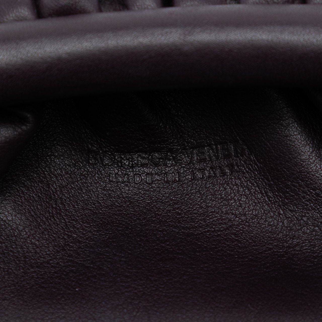 Bottega Veneta Lambskin The Mini Pouch Crossbody Paars