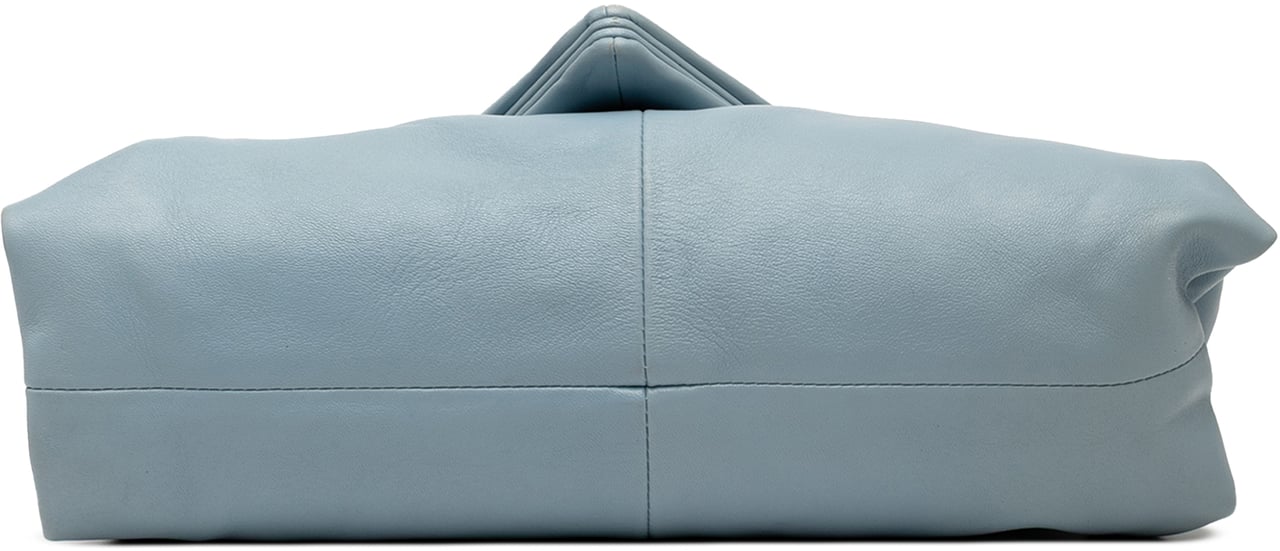 Bottega Veneta Leather BV Trine Angular Clutch Blauw