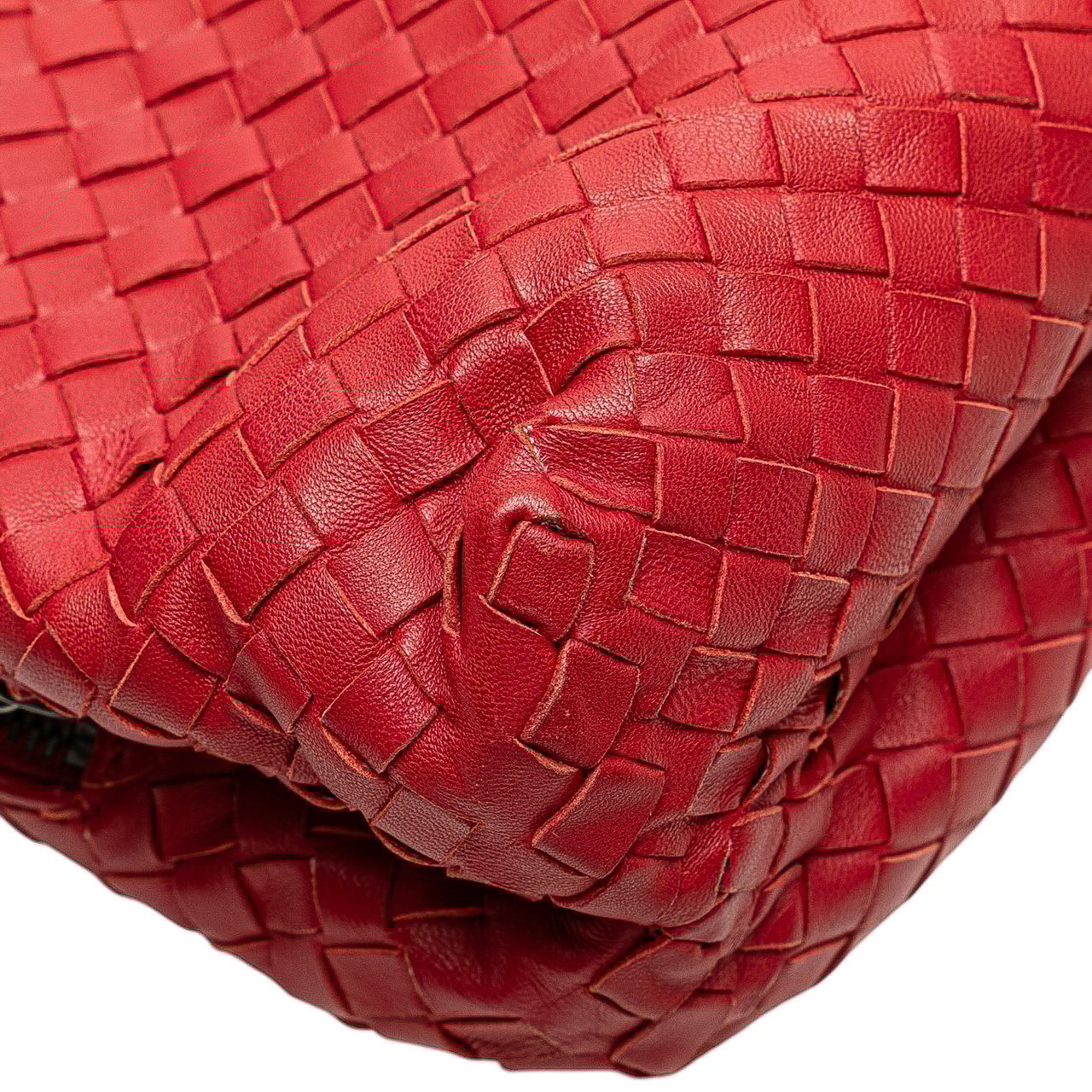 Bottega Veneta Nappa Intrecciato Shoulder Bag Rood